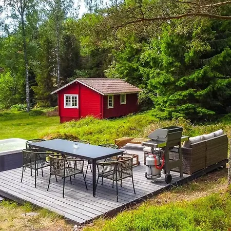 Porkkala - Seafront Jacuzzi In Nature Reserve